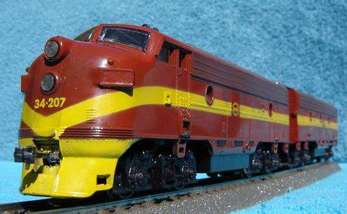 Life-Like HO gauge Diesel Locomotive and Dummy