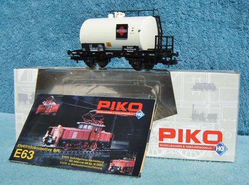 Piko HO gauge Petrol Tank Wagon