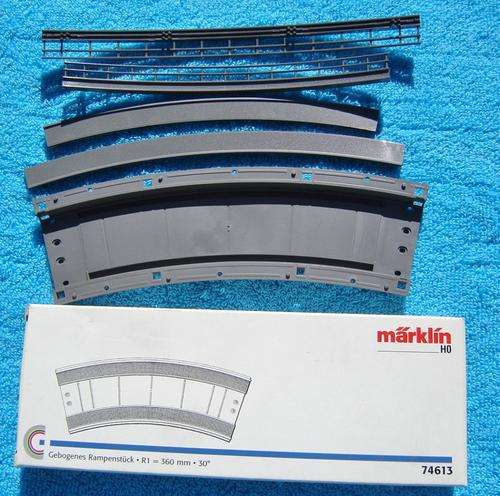Marklin HO gauge C-Track Curved Ramp No. 74613