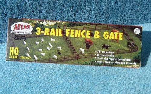 Atlas HO gauge 3-rail Fence and Gate