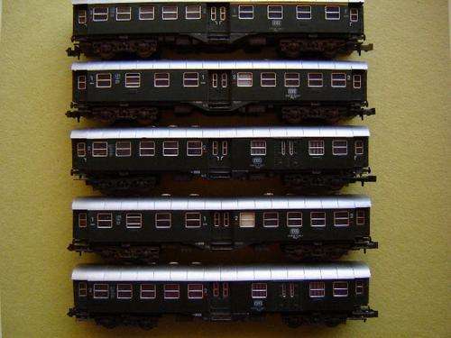 Roco N gauge passenger coaches