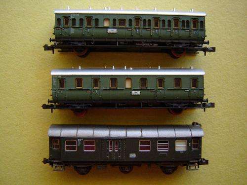 N gauge - Minitrix & Roco short coaches