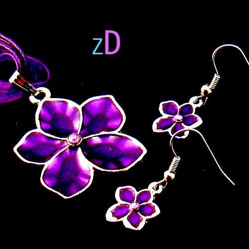 PURLPE FLOWER NECKLACE AND EARRINGS SET
