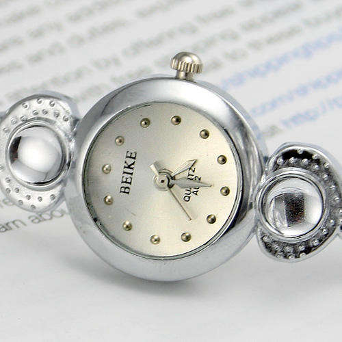 BEAUTIFUL BRACELET WATCH