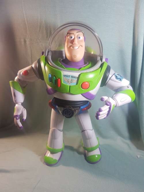 Buzz light year figurine large.