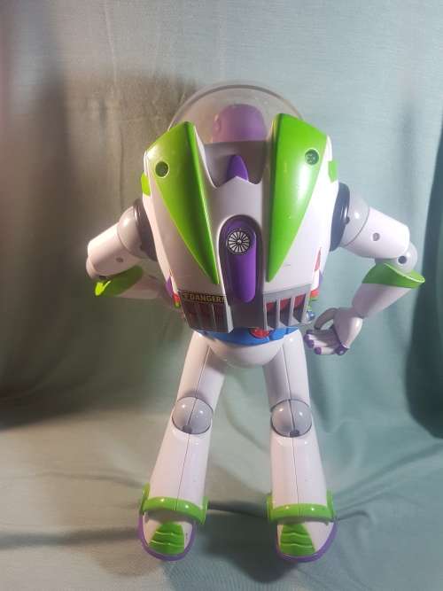 Buzz light year figurine large.