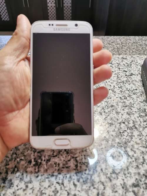 Samsung Galaxy S6 SM-G920F 32GB - Second Hand - White - Excellent Condition (almost as new)