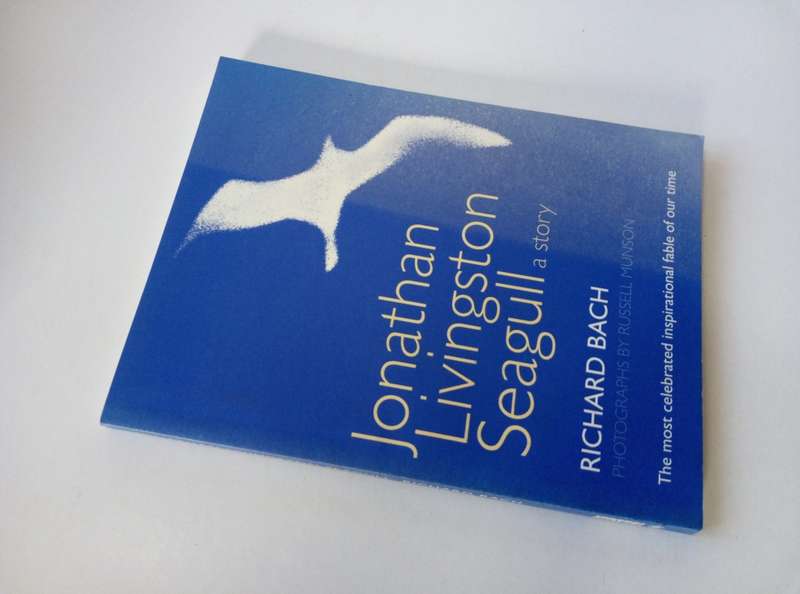Jonathan Livingston Seagull, by Richard Bach. Photographs by Russell Munson. HarperElement 2003