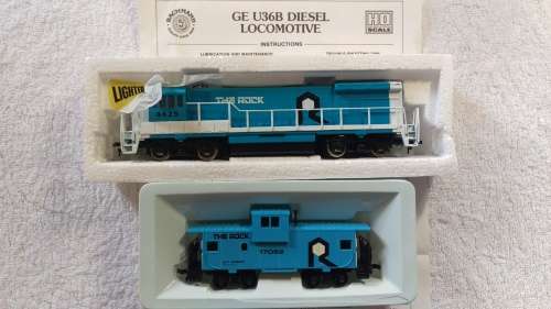 HO Bachman no.623 GE U36B Diesel Loco and Caboose - The Rock (Boxed)