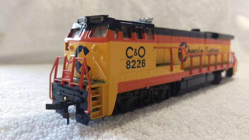 HO Bachman 41-828 BQ23-7 Diesel Loco and Caboose - Chessie (Boxed)