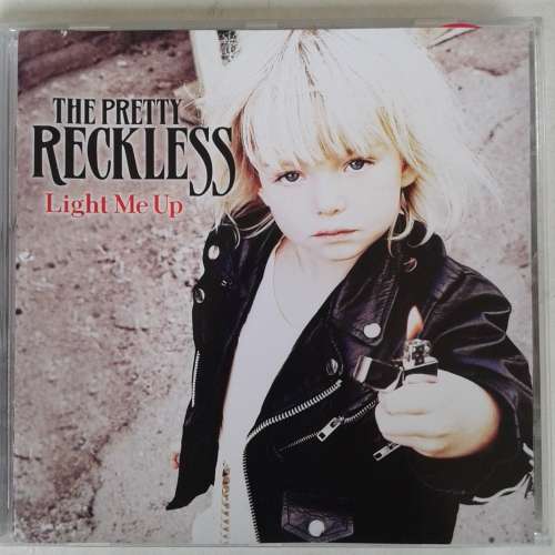 The Pretty Reckless - Light Me Up (2010)