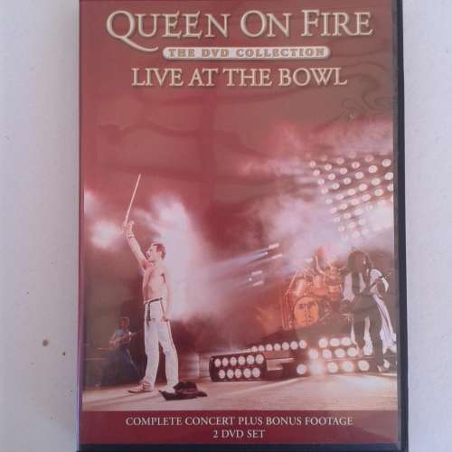 Queen - Live At The Bowl [2 DVD] (2004)