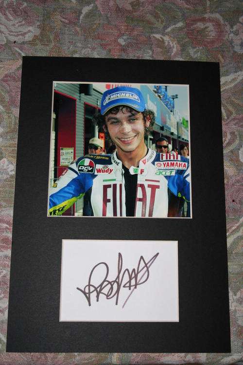 SIGNED A4 MOUNTED PHOTO VALENTINO ROSSI