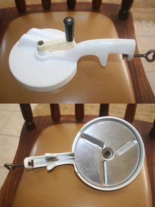 Bean Slicer Hand operated. Very old. Perfect.