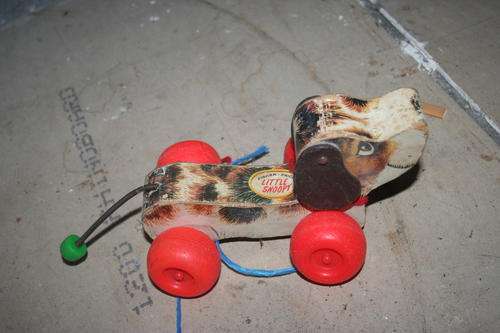 Fischer Price pull along dog Toy R1!!!!