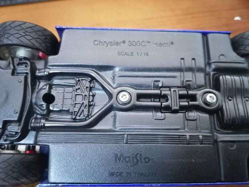 Maisto Chrysler 300C Hemi 1:18