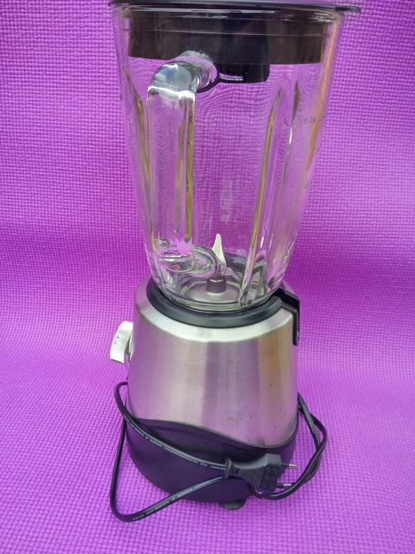 Logik Glass Blender 1.5 litre Jug with 2 Spees and a Pulse Function