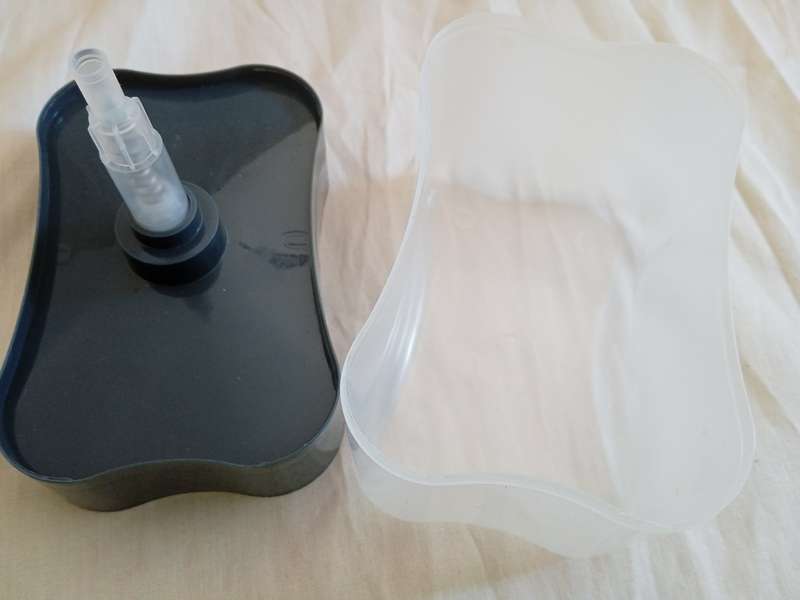 DISHSOAP DISPENSING SPONGE HOLDER