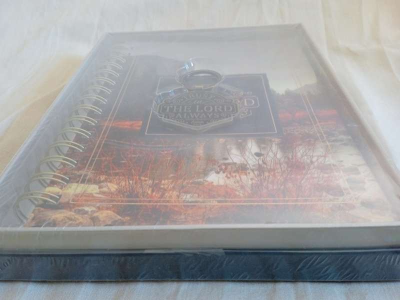 CHRISTIAN ART JOURNAL & KEYRING BOXED GIFT SET