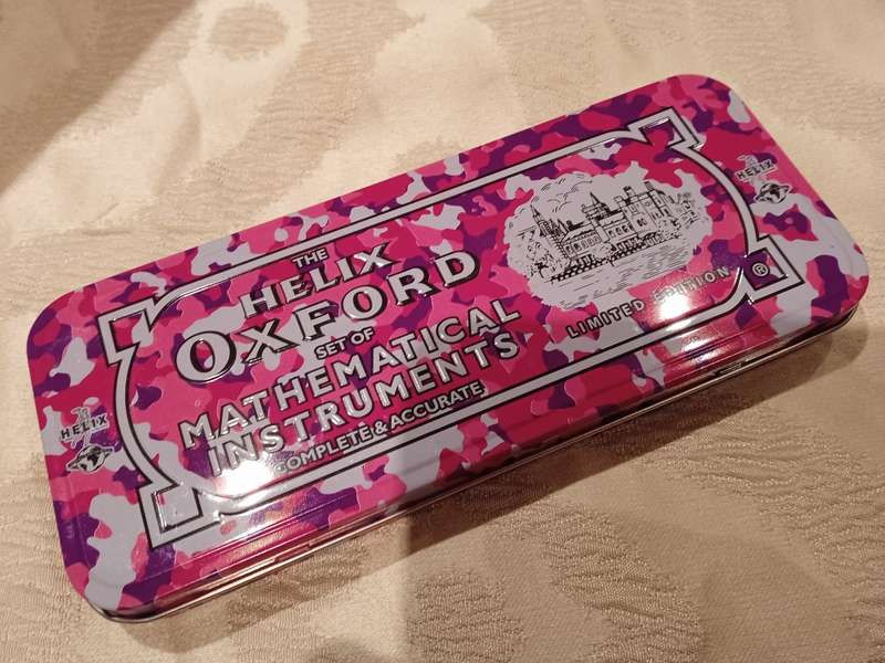 THE HELIX OXFORD SET OF MATHEMATICAL INSTRUMENTS (CAMO PINK)