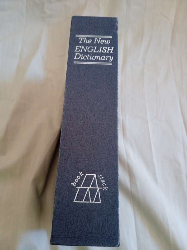 THE NEW ENGLISH DICTIONARY SECRET STORAGE LOCK BOX