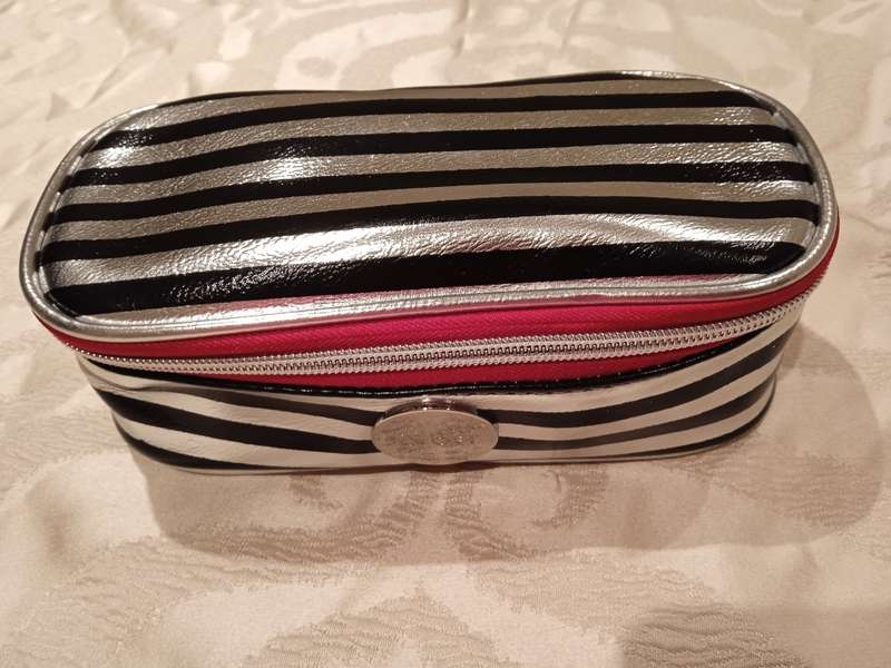 SORBET 20cm MAKEUP CASE (BLACK & SILVER)