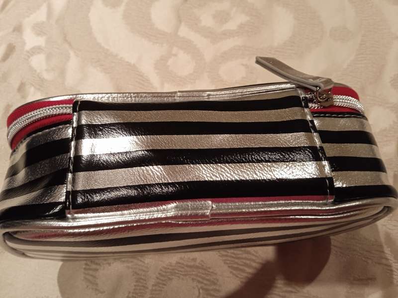 SORBET 20cm MAKEUP CASE (BLACK & SILVER)