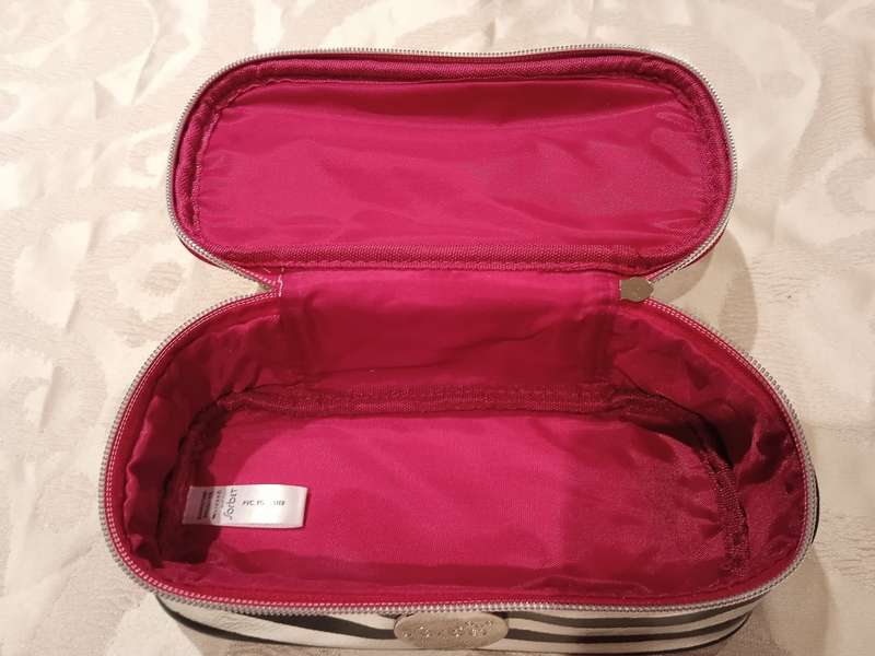 SORBET 20cm MAKEUP CASE (BLACK & SILVER)