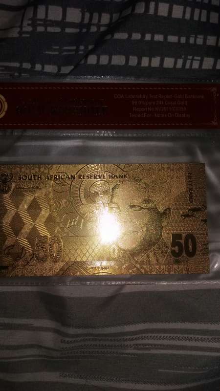 stunning 24 carat gold bank note  certified pacage weigh between 8 and 11 grams