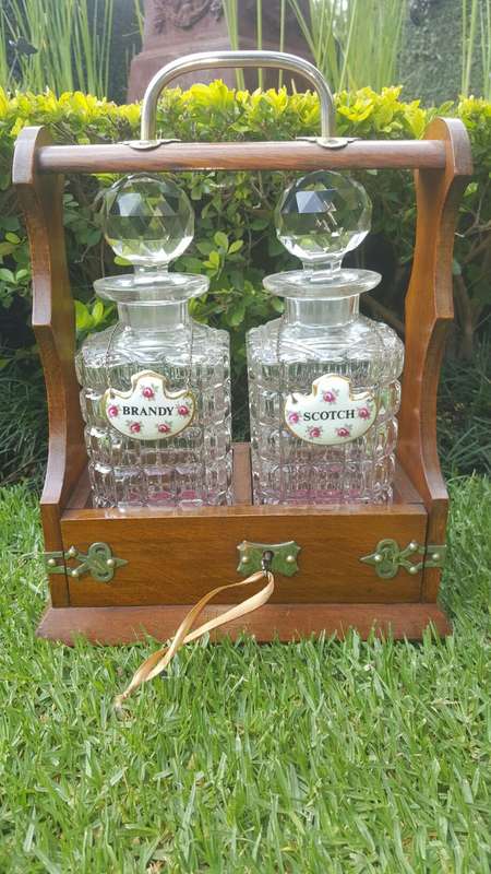 Glorious Edwardian Oak Tantalus with Pristine Original Crystal Decanters and Original Key