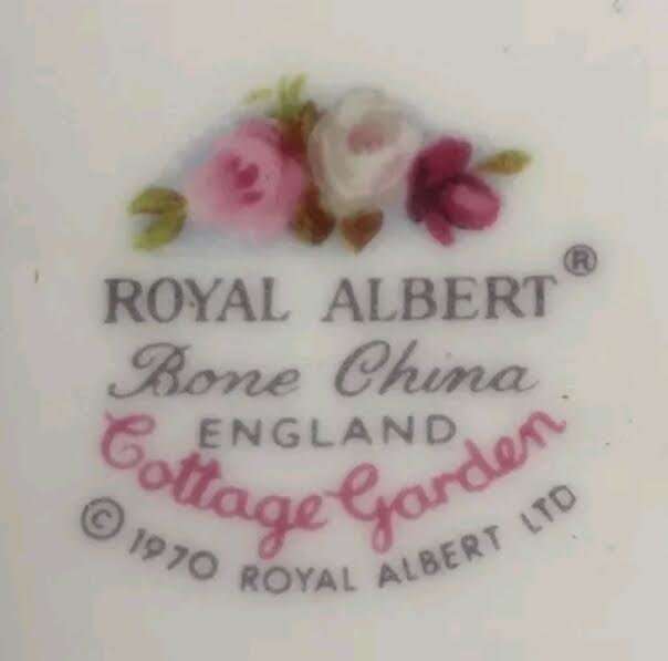 1970 Royal Albert Cottage Garden Large Lidded Vegetable Tureen. Un-used 1st Quality !