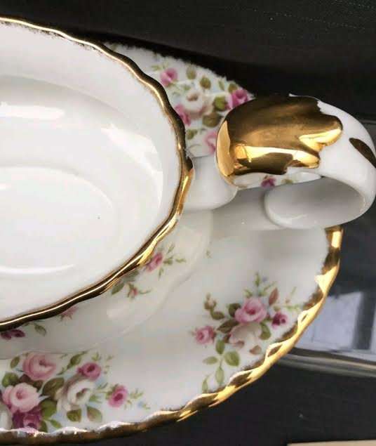 1970 Royal Albert Cottage Garden Sauce Boat with Tray. Un-used Excellent Condition