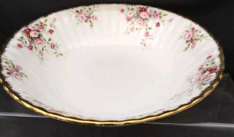 1970 Royal Albert Cottage Garden Large 24cm Open Serving Bowl. Un-used Excellent Condition !