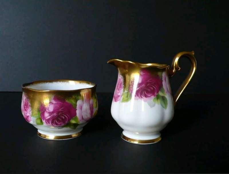 Stunning 1930's Royal Albert Old English Rose Thick Gold Glit Milk & Sugar Set - Pristine Condition