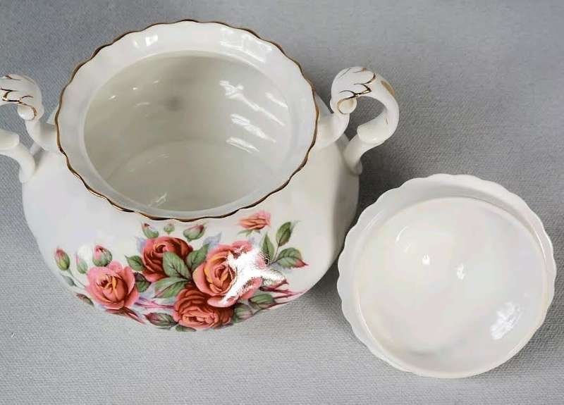 Rare Royal Albert Centennial Rose Lidded Suagr Bowl - Pristine Unused 1st Quality