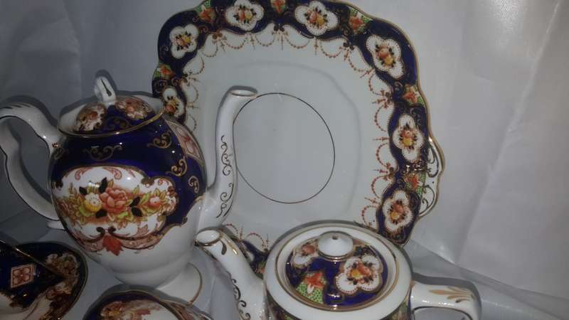 Extremely Rare Royal Albert Spectacular Heirloom / Derby 1930's Demitasse set with matching Teapot !