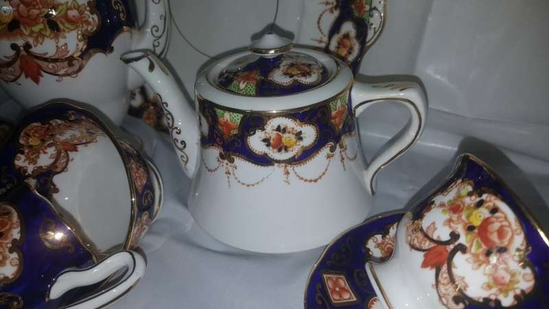 Extremely Rare Royal Albert Spectacular Heirloom / Derby 1930's Demitasse set with matching Teapot !