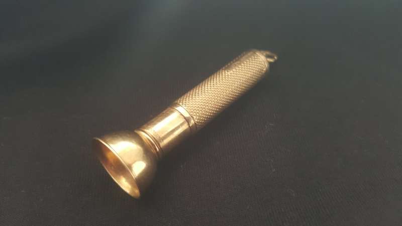 Awesome 9ct SOLID YELLOW GOLD hallmarked Birmingham Gold cigar cutter - 16 grams