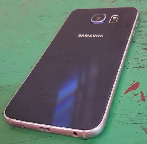 Samsung S6 (Broken screen & crack on glass lens cover)