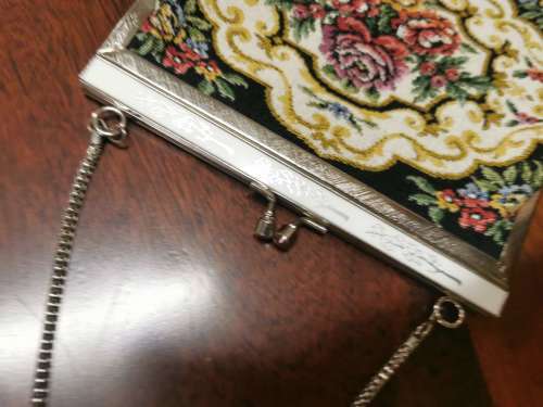 Vintage style handbag