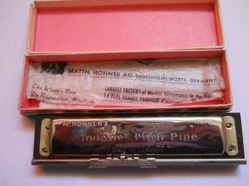 FRUTONE PITCH PIPE MADE IN GERMANY !!!R1 NO RESERVE!!!