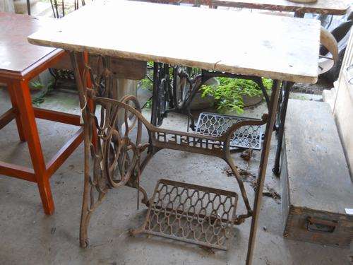MACHINE STAND WITH MARBLE TOP