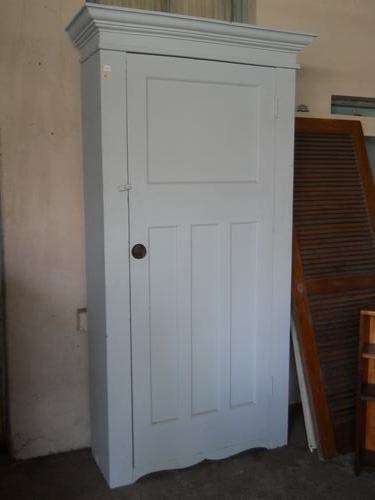 BIG LINEN CUPBOARD