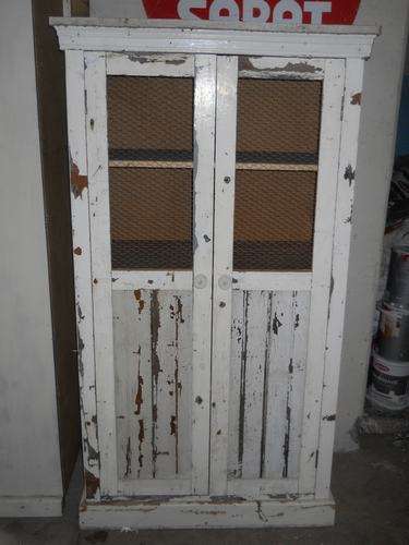 LINEN CUPBOARD WITH MESH DOORS
