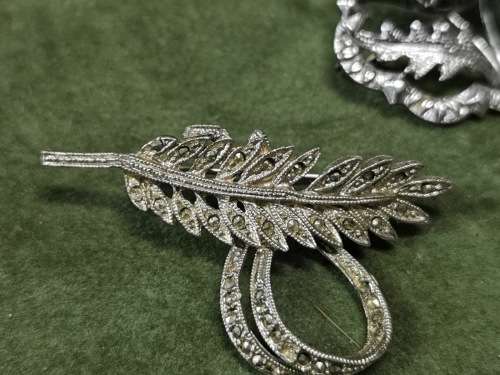 Lot of Brooches