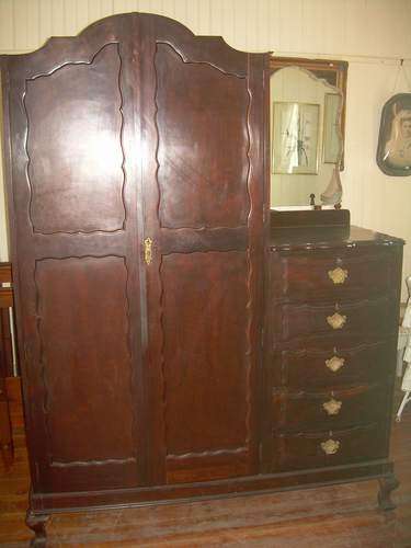 IMBUIA WARDROBE R1000 ONLY!!!!!!!