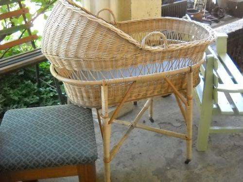 WICKER CRADLE