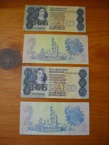 CRAZY PRICE!!! R1 NO RESERVE.  TWO RAND NOTES (4)