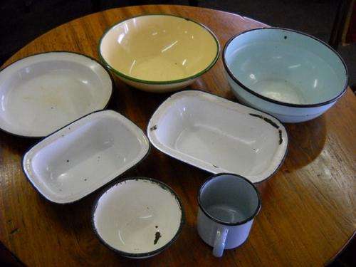 CRAZY PRICE!!! R1 NO RESERVE.  ENAMEL BOWLS, DISHES, PLATE AND MUG