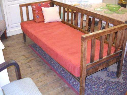 LOVELY BIG OLD OAK DAY BED - UNRESTORED